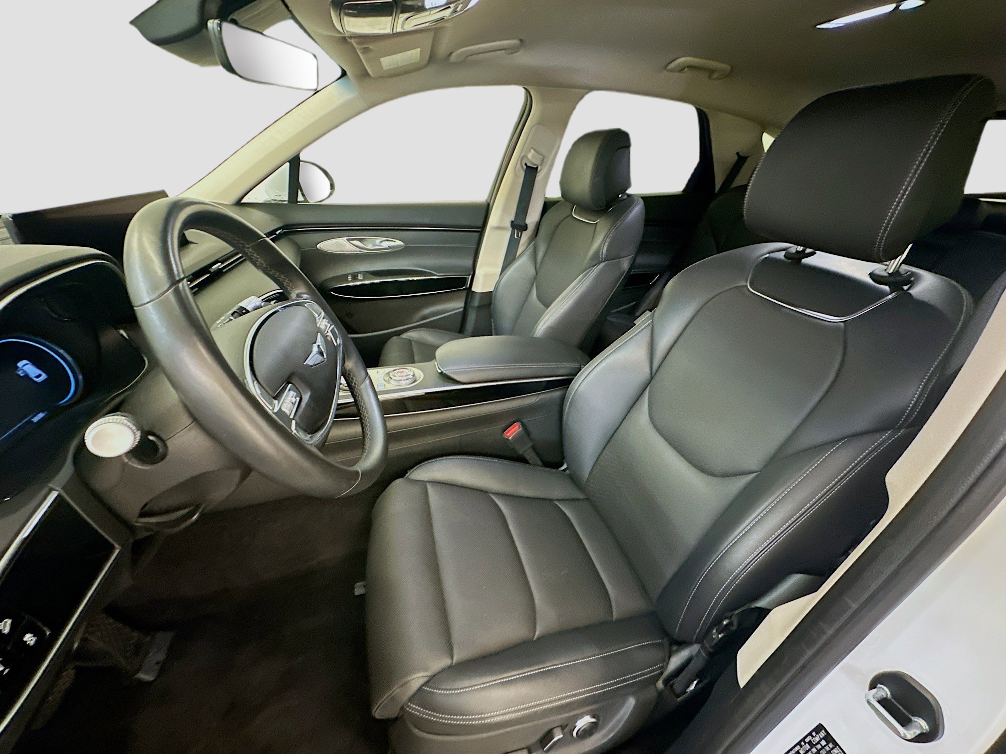 Used 2025 Genesis GV70 2.5T AWD/4WD image 13