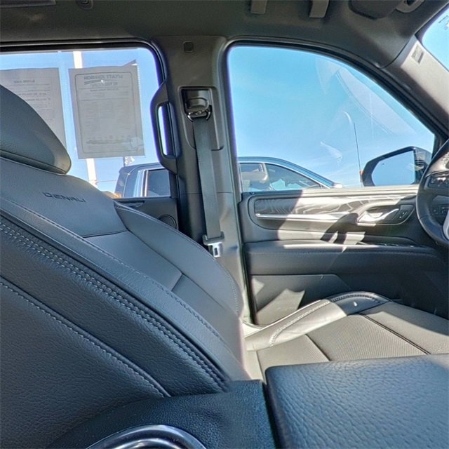 Used 2024 GMC Yukon Denali image 30