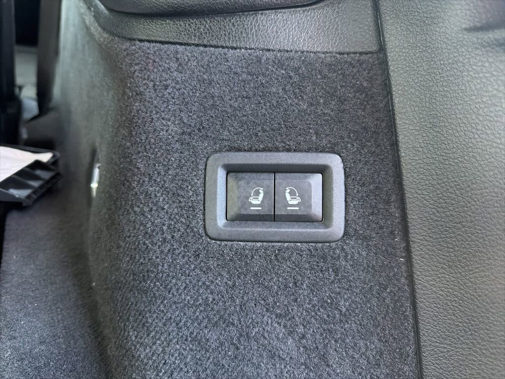 Certified 2023 Jeep Grand Cherokee L Overland w/ Rear Seat Video Group I AWD/4WD image 28