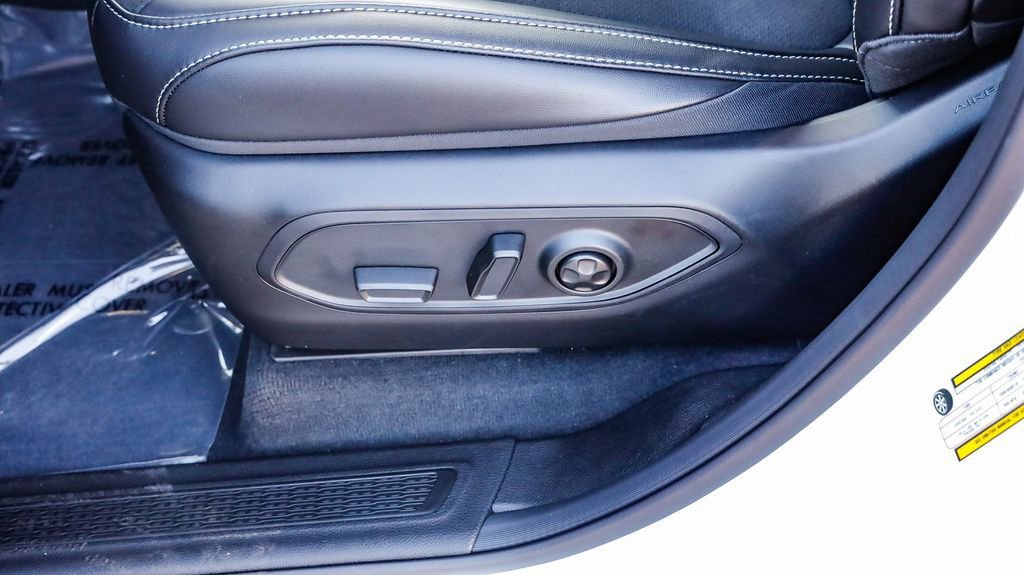 New 2025 Jeep Grand Cherokee L Altitude image 24