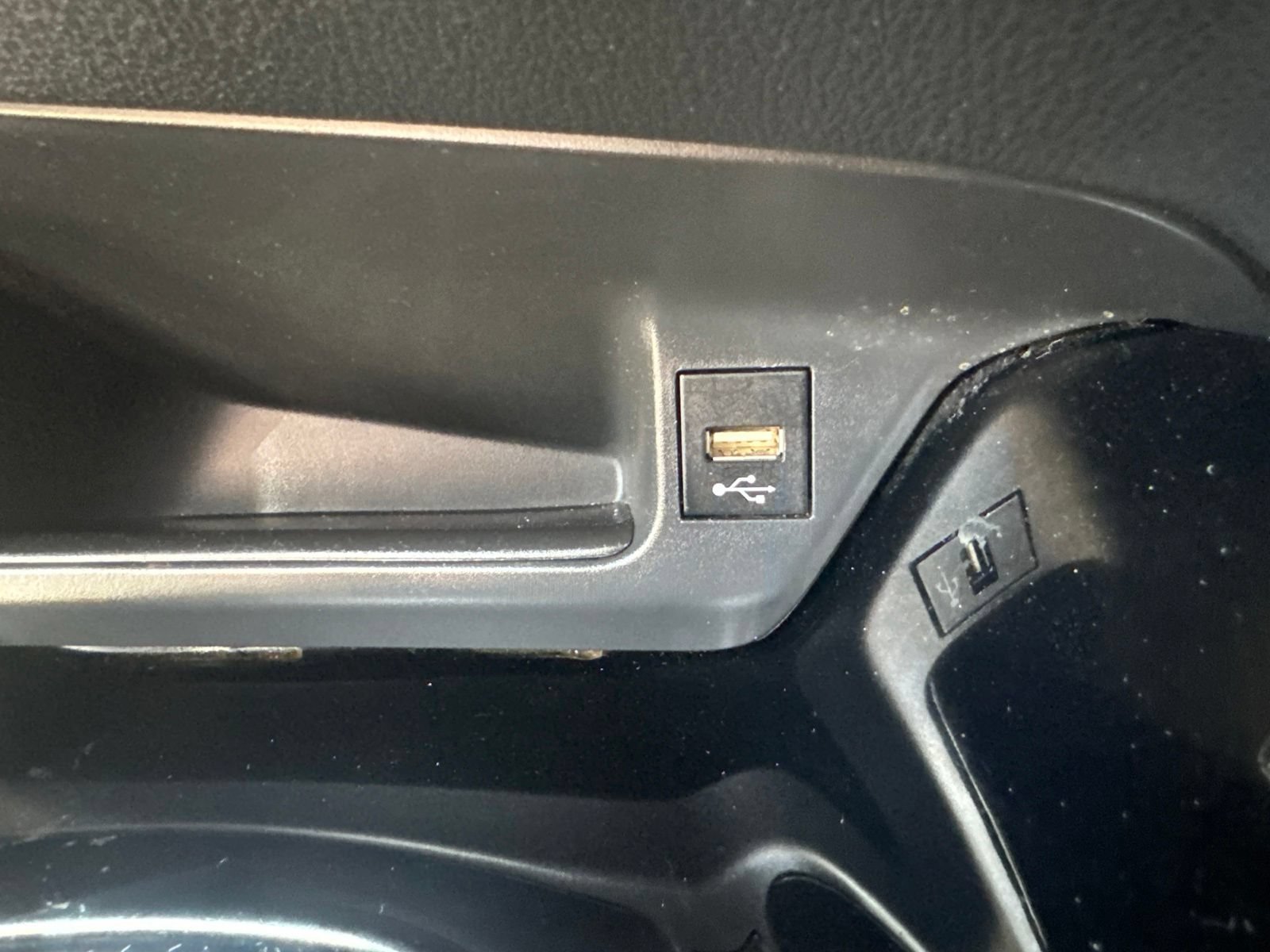 Used 2021 Toyota C-HR XLE FWD image 23