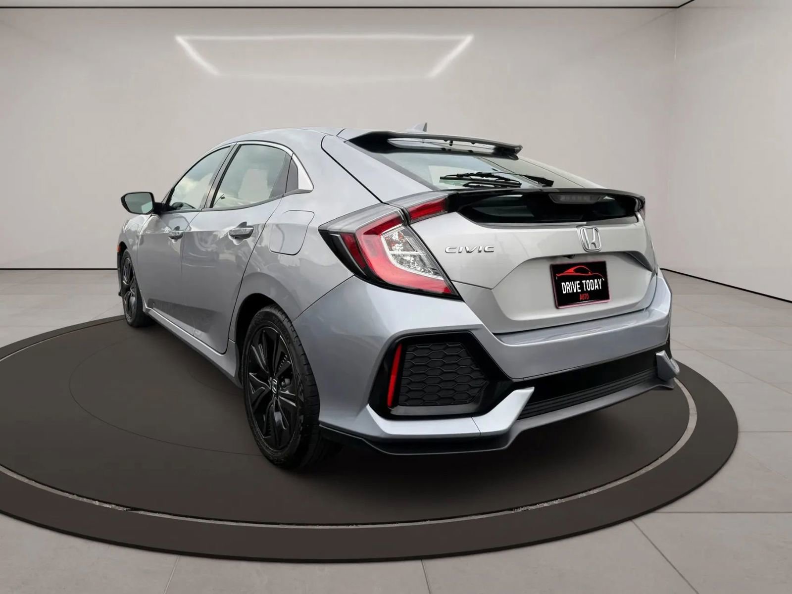 Used 2018 Honda Civic EX image 5