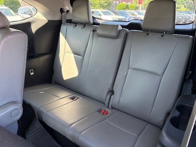 Used 2021 Toyota Highlander XLE AWD/4WD image 24