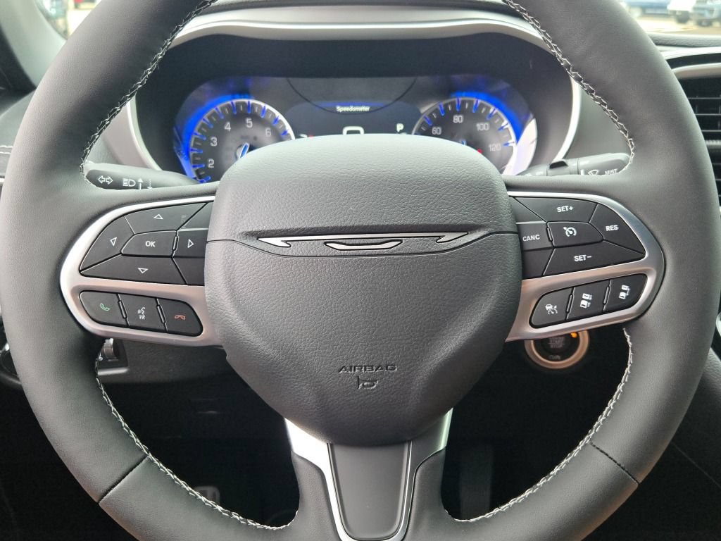 New 2027 Chrysler Pacifica Select FWD image 47