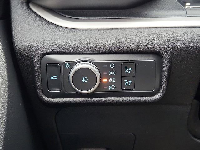 Certified 2022 Ford Explorer XLT w/ Equipment Group 202A image 26