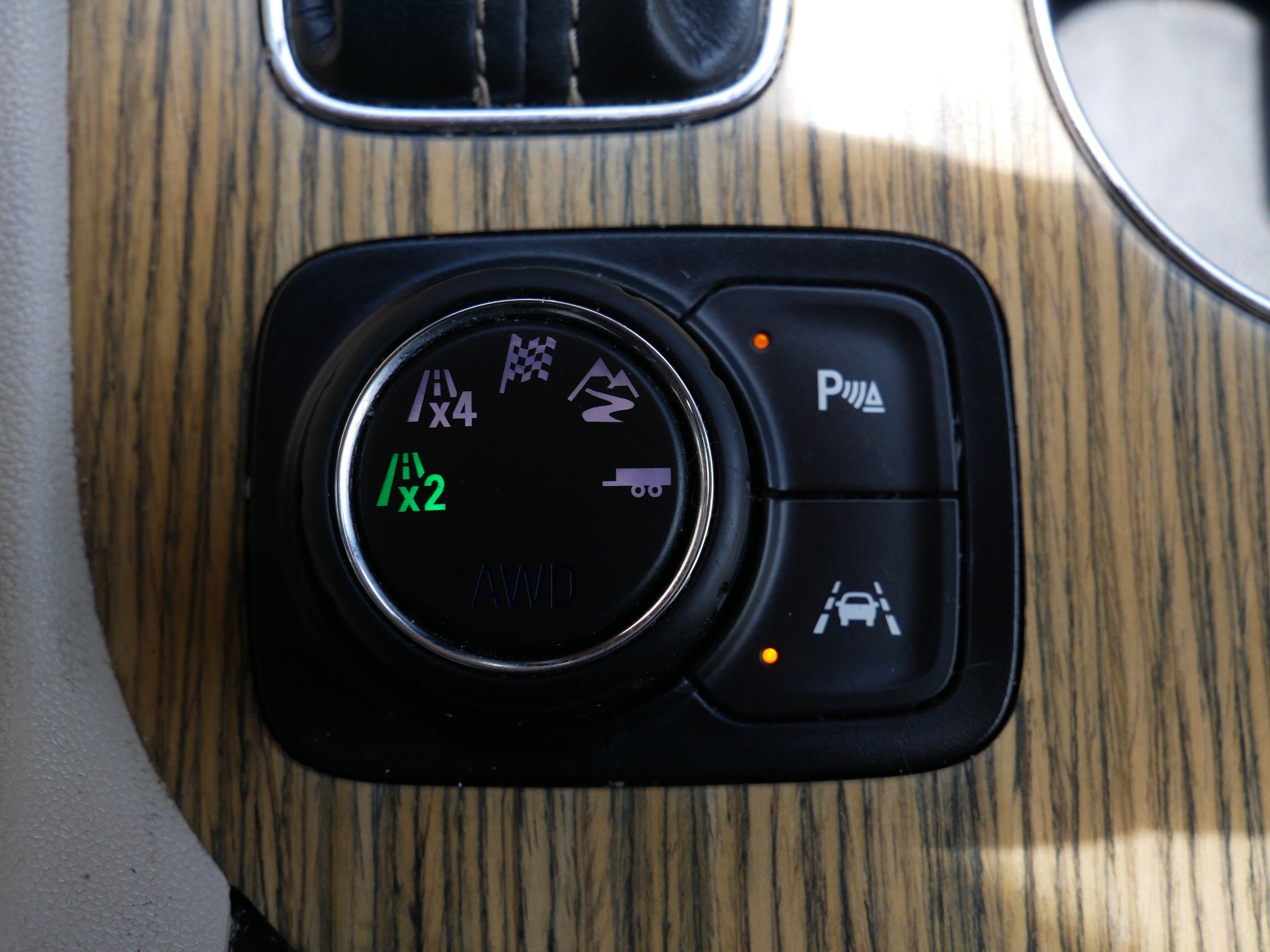 Used 2018 GMC Acadia Denali AWD/4WD image 30