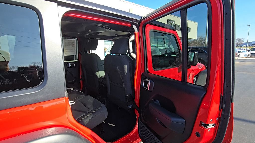 Certified 2025 Jeep Wrangler Willys image 19