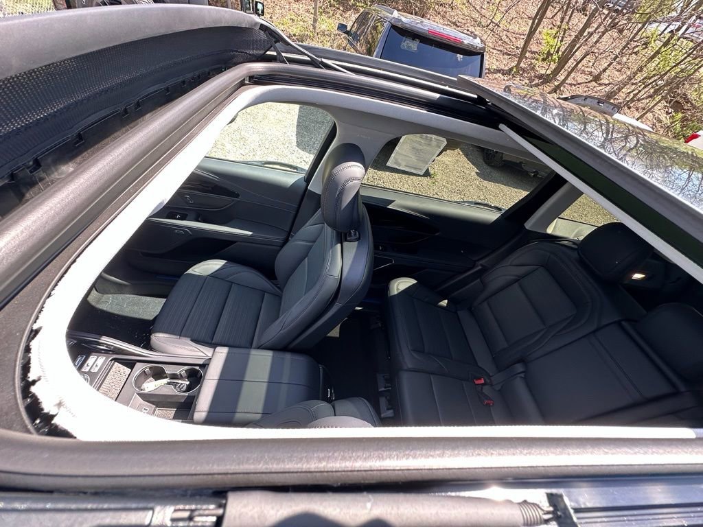 New 2026 Lincoln Nautilus Reserve w/ Jet Appearance Package AWD/4WD image 6