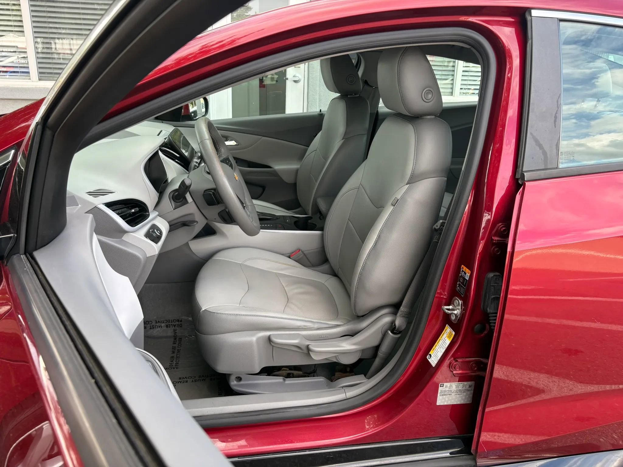 Used 2018 Chevrolet Volt LT w/ Comfort Package image 10