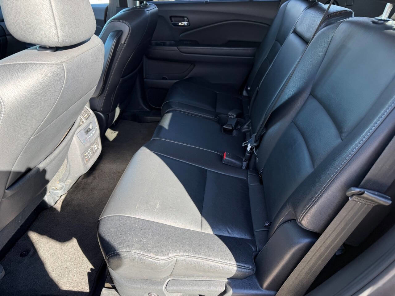 Used 2016 Honda Pilot Touring image 15