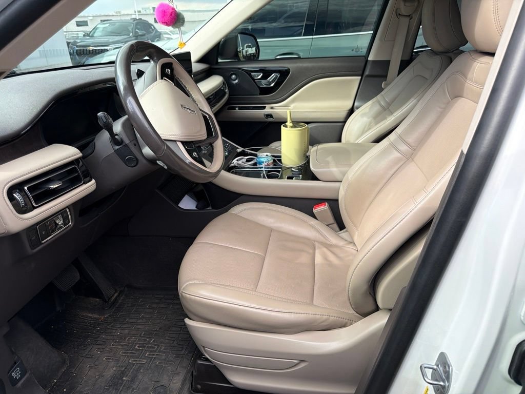 Used 2023 Lincoln Aviator Reserve w/ Equipment Group 201A AWD/4WD image 2