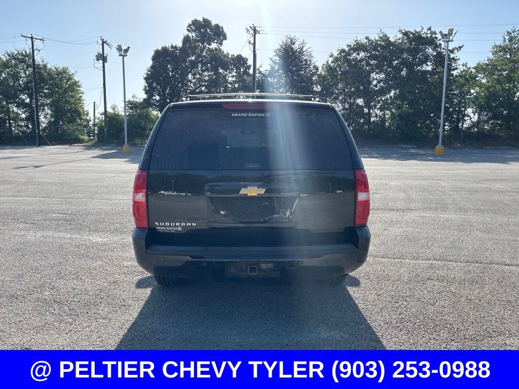 Used 2013 Chevrolet Suburban LT w/ Luxury Package AWD/4WD image 6