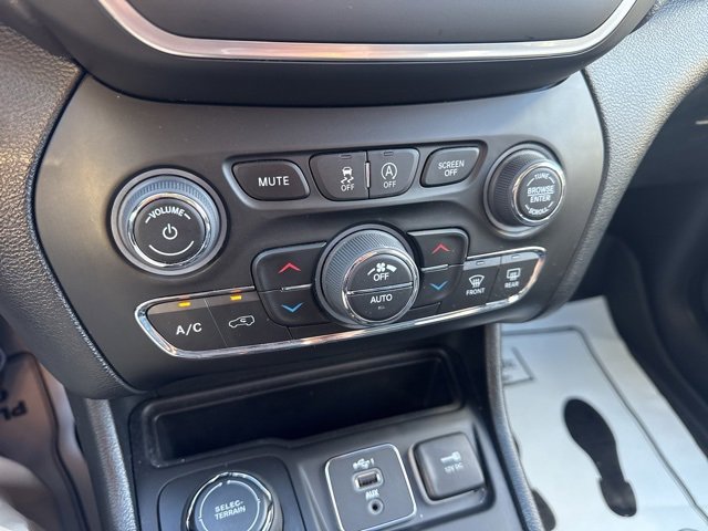 Used 2022 Jeep Cherokee Latitude Lux image 21