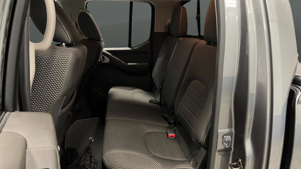 Used 2016 Nissan Frontier PRO-4X image 21