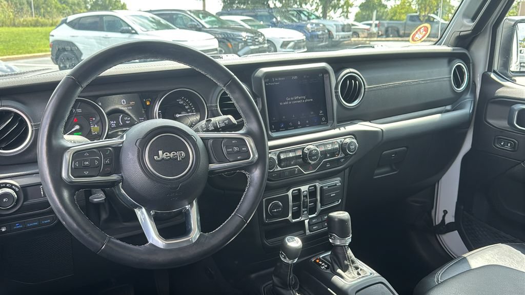 Used 2023 Jeep Wrangler Unlimited Sahara w/ Cold Weather Group AWD/4WD image 12