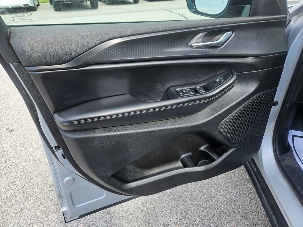 Used 2024 Jeep Grand Cherokee Altitude AWD/4WD image 20