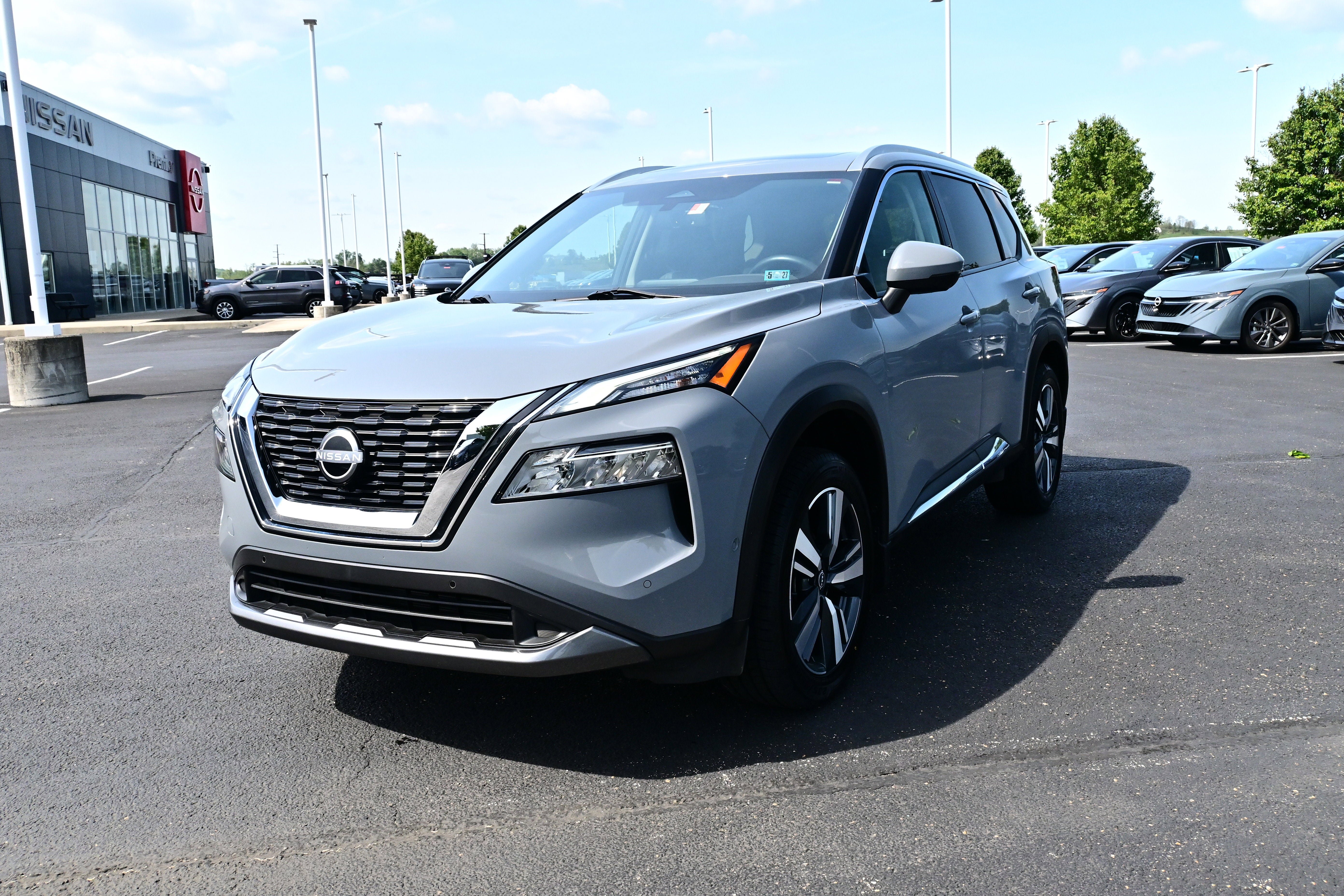 Used 2023 Nissan Rogue SL w/ SL Premium Package AWD/4WD image 4