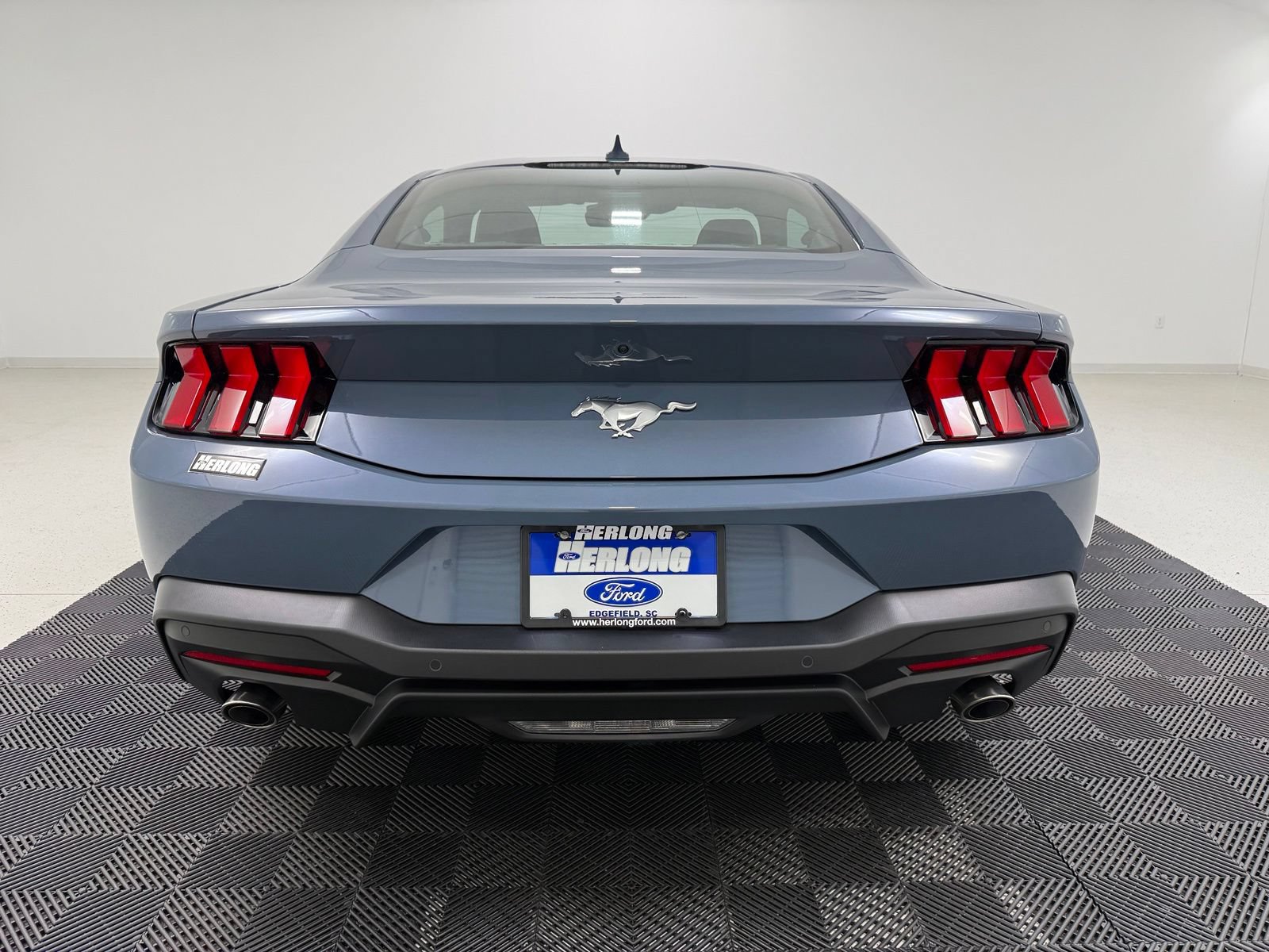 Used 2025 Ford Mustang Coupe RWD image 6