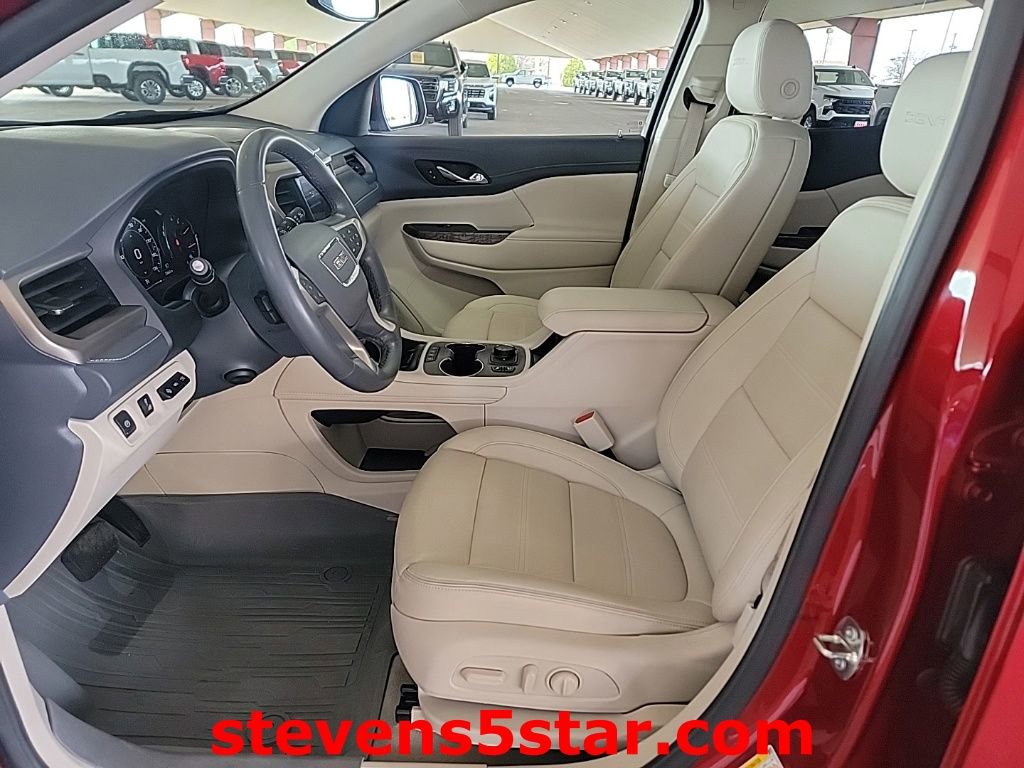 Used 2023 GMC Acadia Denali image 2