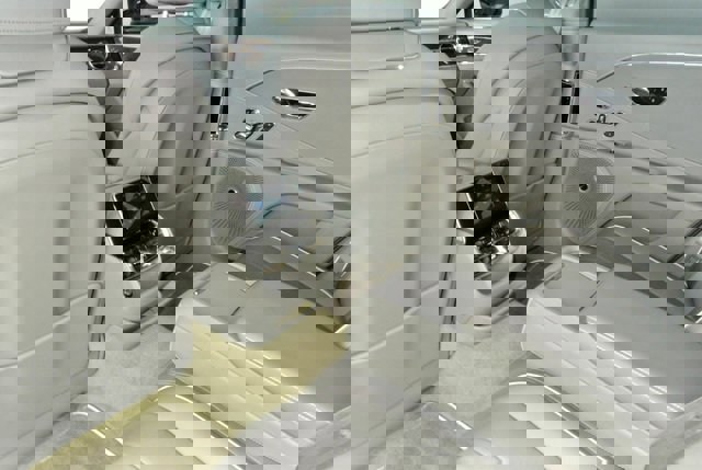 Used 2020 Bentley Flying Spur W12 image 34