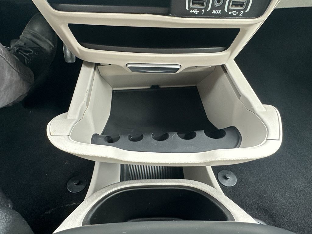 Used 2024 Chrysler Pacifica Touring-L image 17