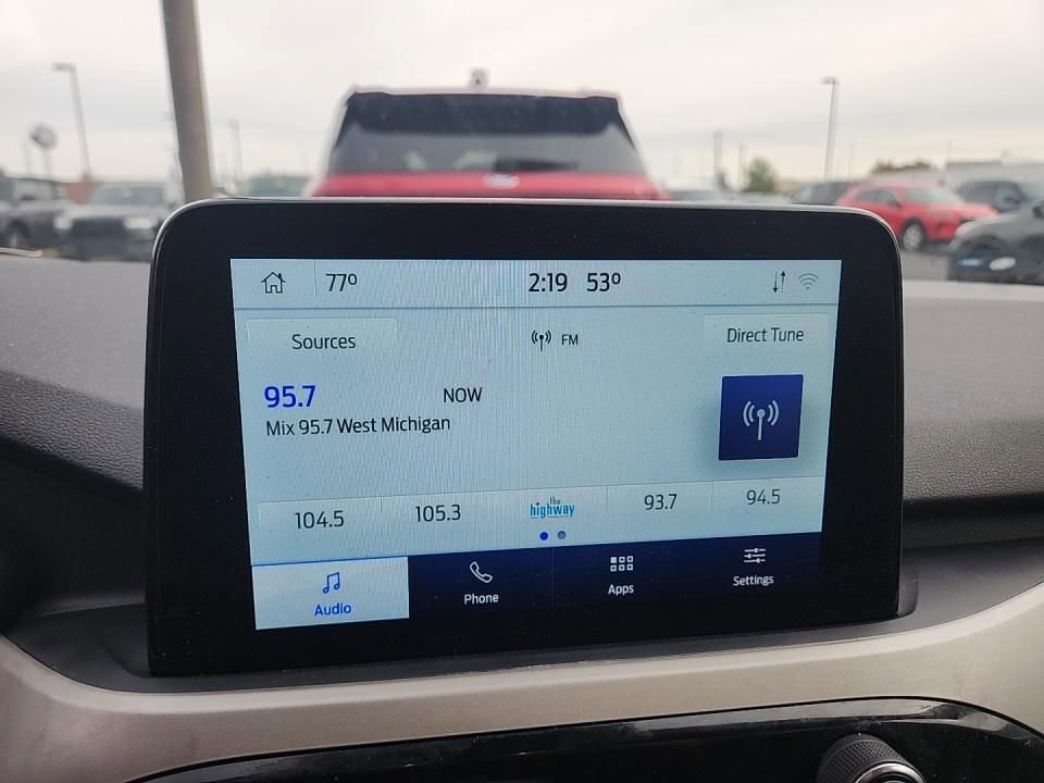 Used 2022 Ford Escape SE w/ SE Sport Appearance Package image 7