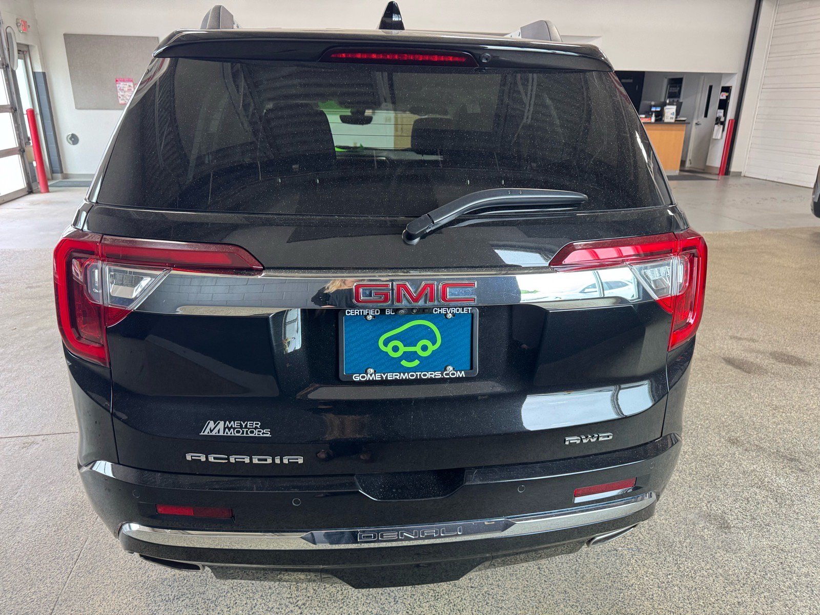 Certified 2023 GMC Acadia Denali w/ Black Diamond Edition AWD/4WD image 6