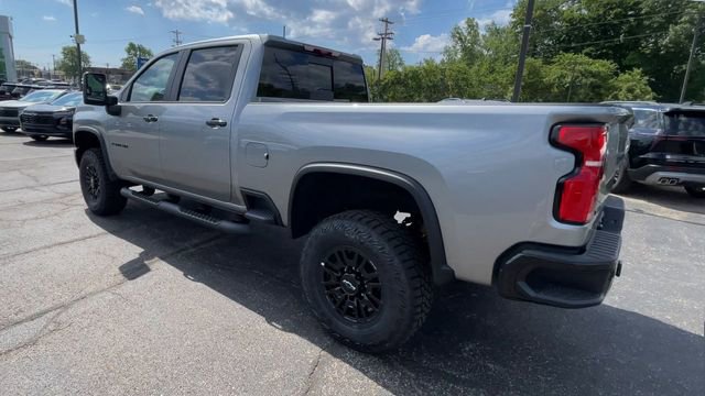 New 2026 Chevrolet Silverado 2500 ZR2 w/ LPO, Dark Essentials Package AWD/4WD image 8