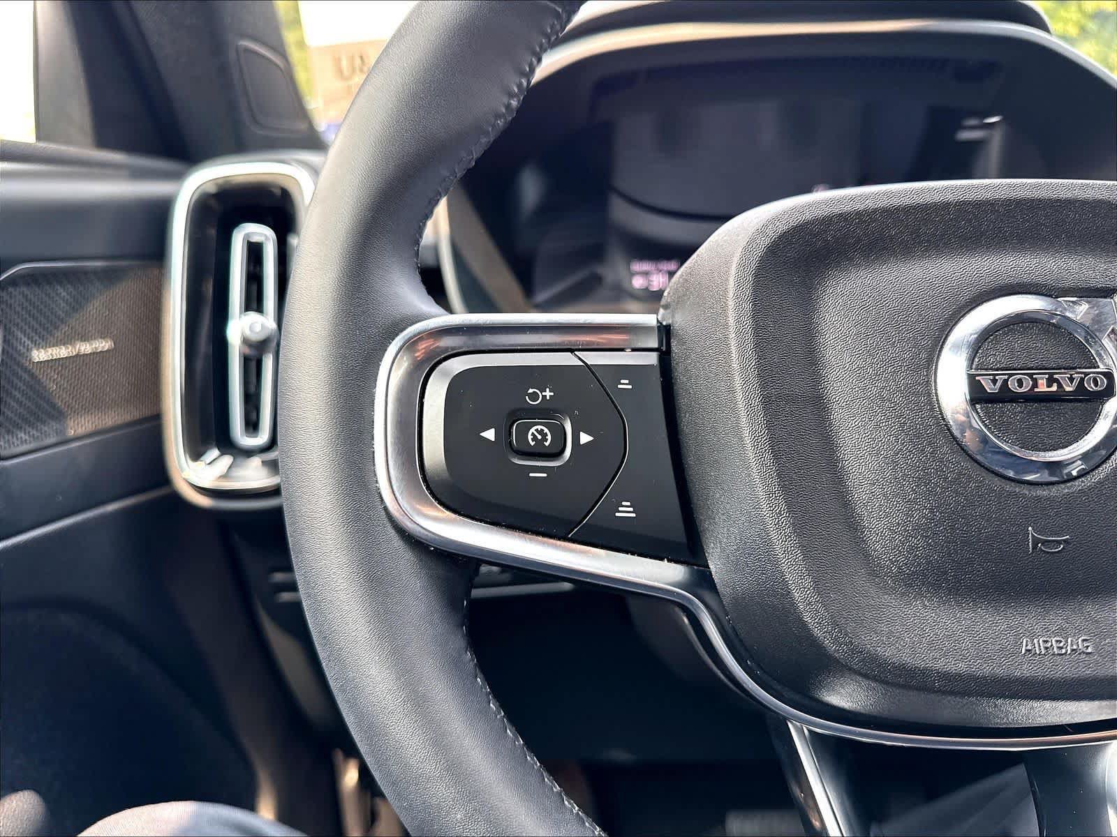 Used 2023 Volvo XC40 Recharge Ultimate AWD/4WD image 21