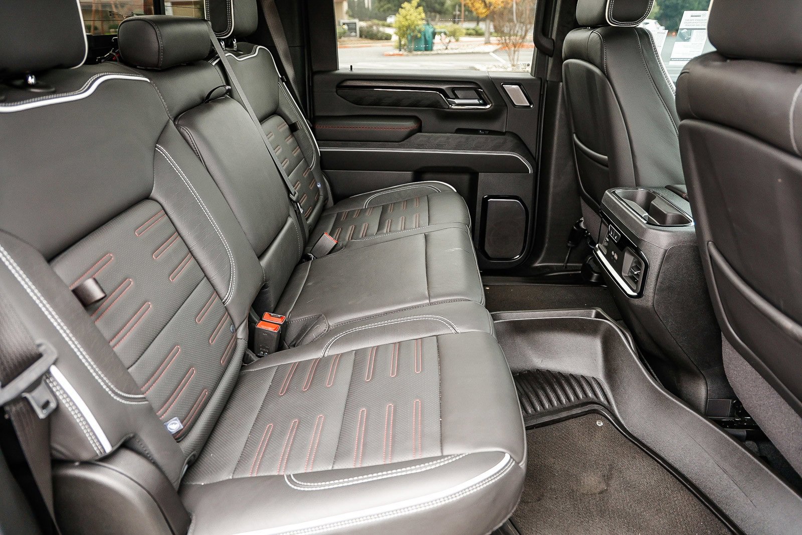 Used 2025 GMC Sierra 2500 AT4X image 18