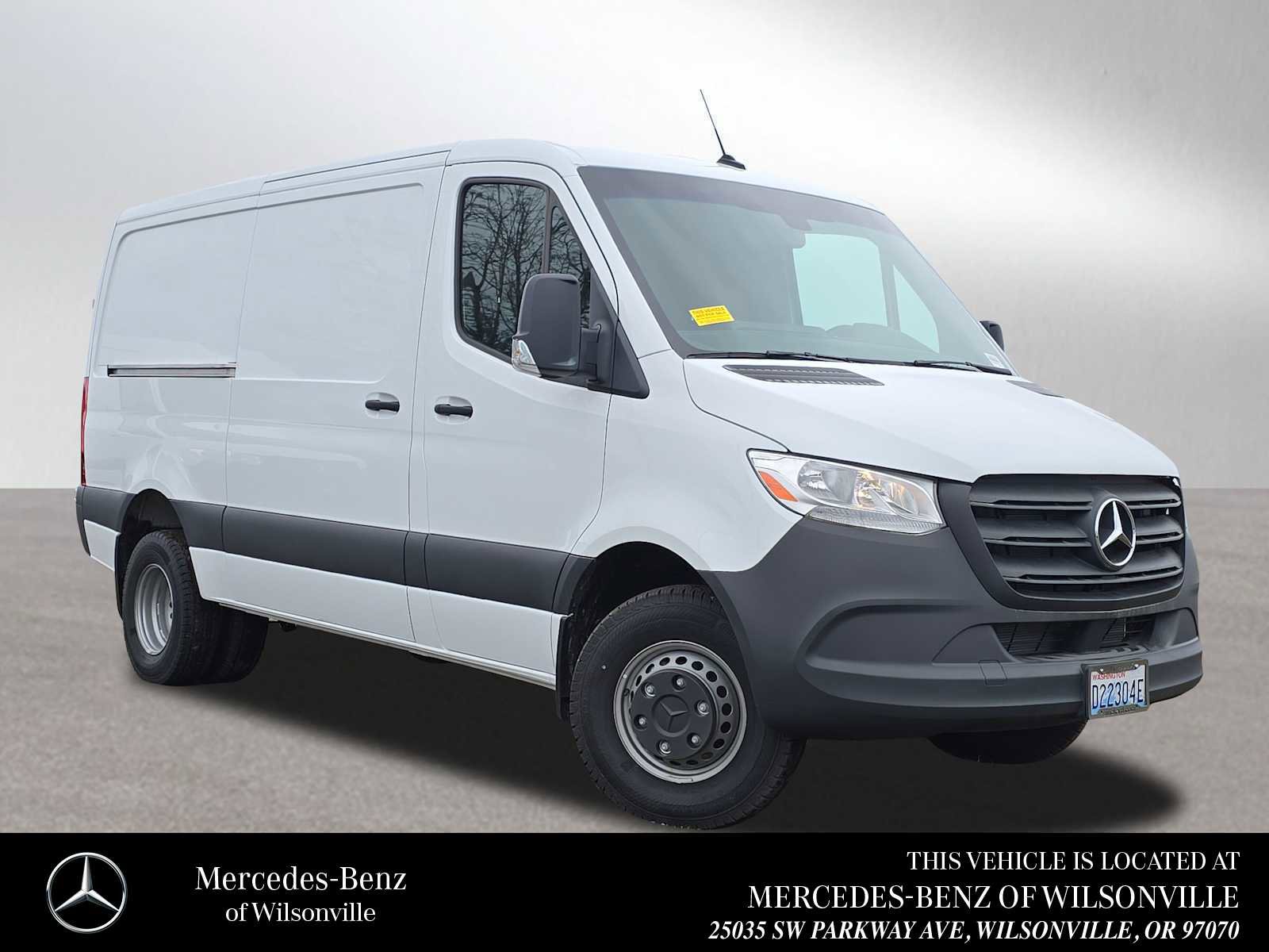 Used 2024 Mercedes-Benz Sprinter 4500 image 1