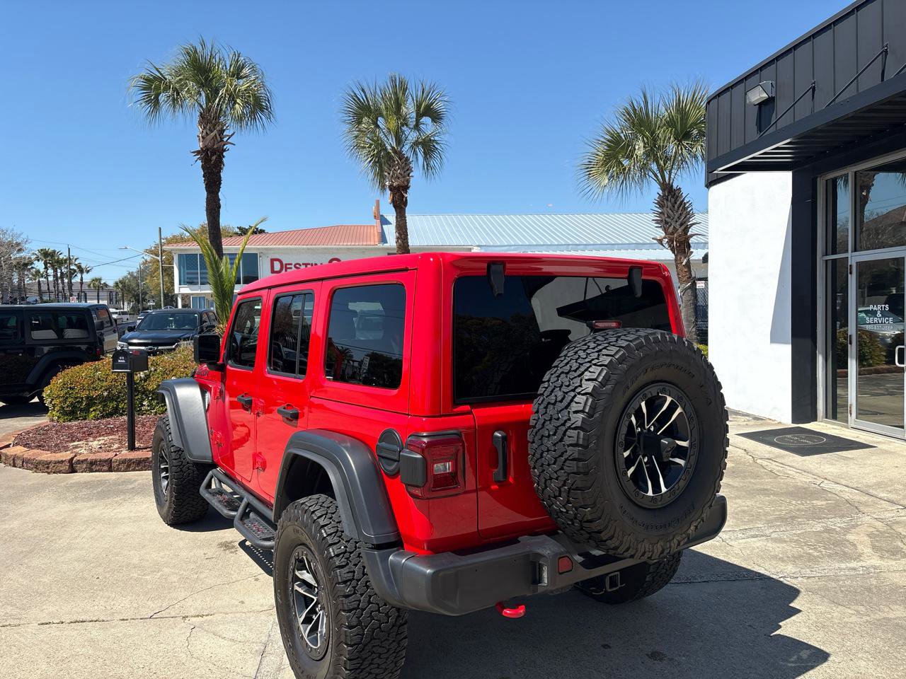 Used 2024 Jeep Wrangler Unlimited Rubicon w/ XTREMEE 35" Tire Package AWD/4WD image 7