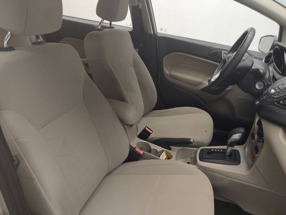 Used 2016 Ford Fiesta SE image 21