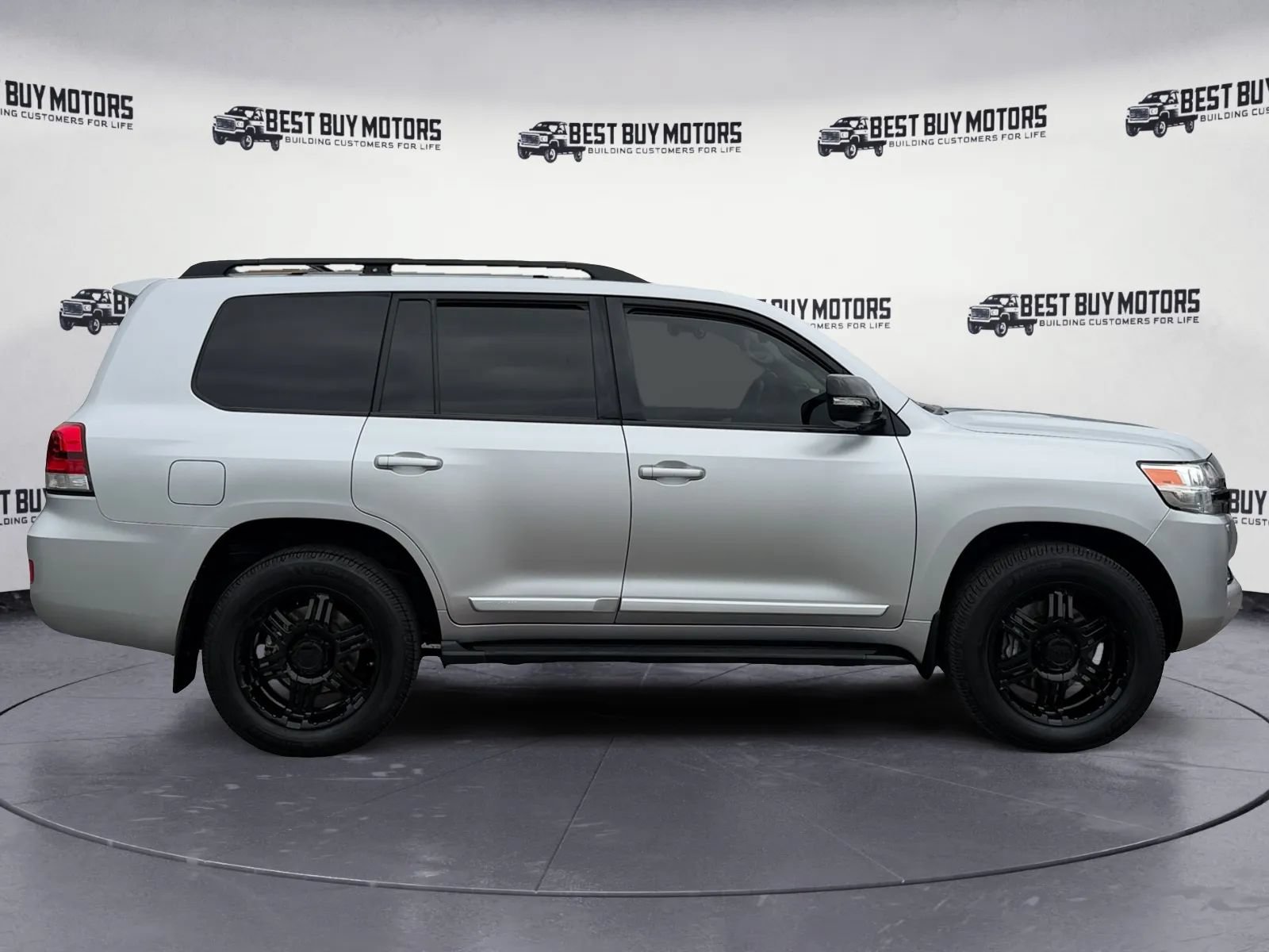 Used 2017 Toyota Land Cruiser AWD/4WD image 9