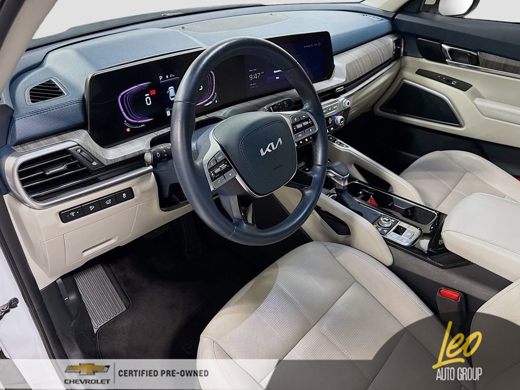 Used 2024 Kia Telluride EX w/ EX Captain's Chair Package image 11