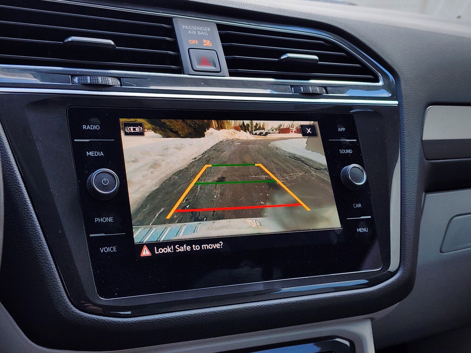 Used 2022 Volkswagen Tiguan SE image 8