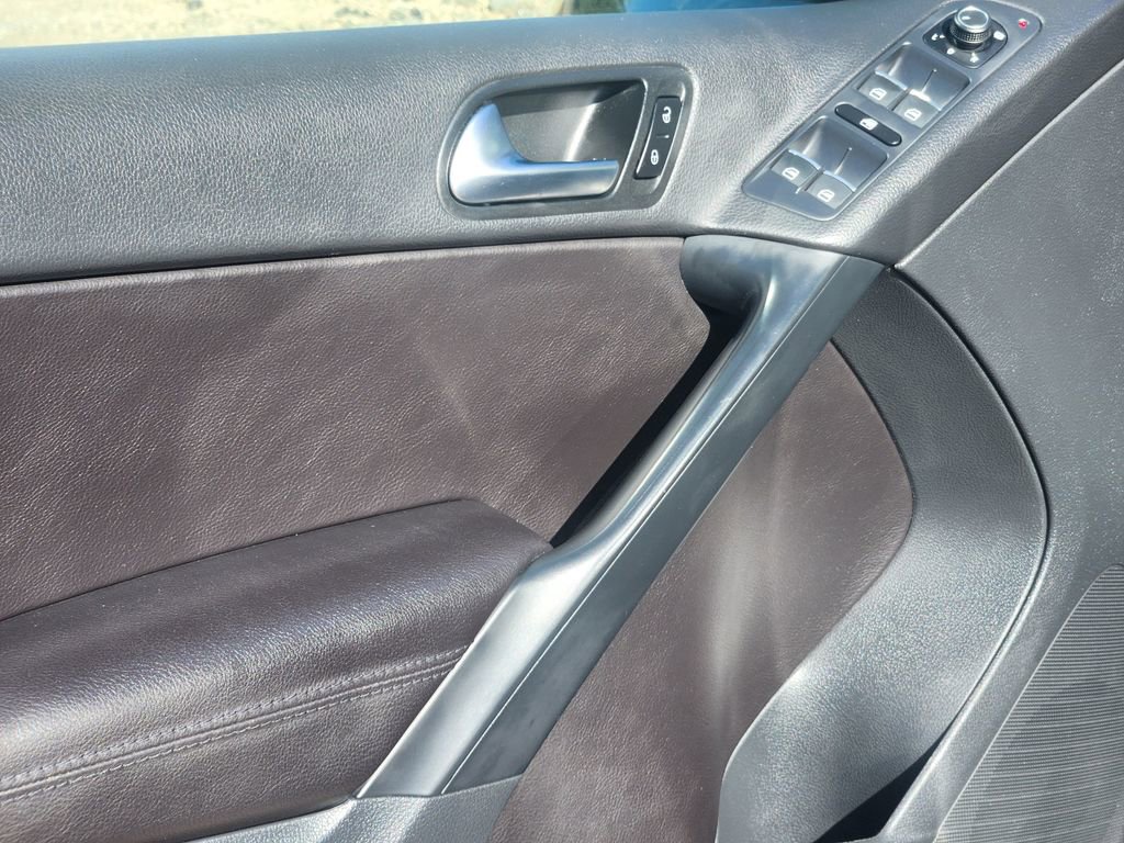 Used 2016 Volkswagen Tiguan S image 7