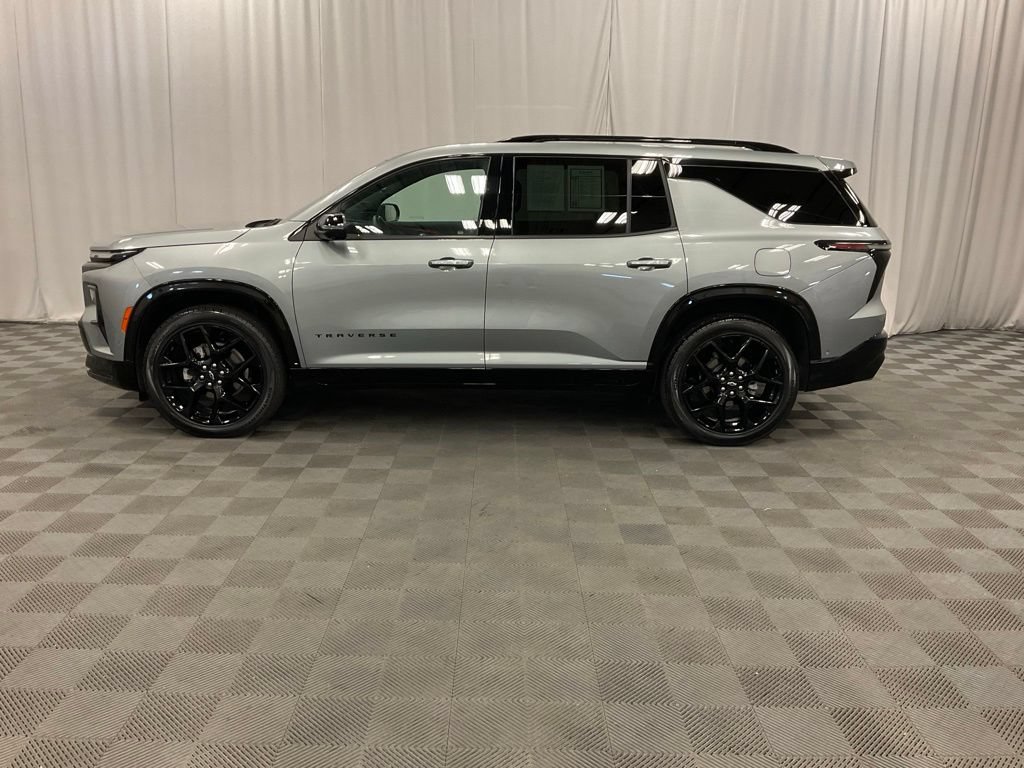 Used 2026 Chevrolet Traverse RS AWD/4WD image 14