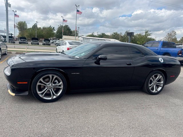Used 2022 Dodge Challenger R/T RWD image 3