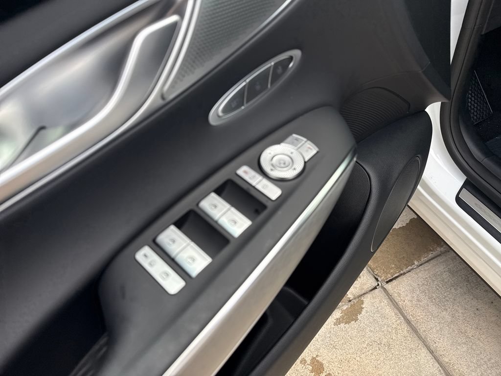 New 2026 Genesis GV70 2.5T Sport Prestige AWD/4WD image 11