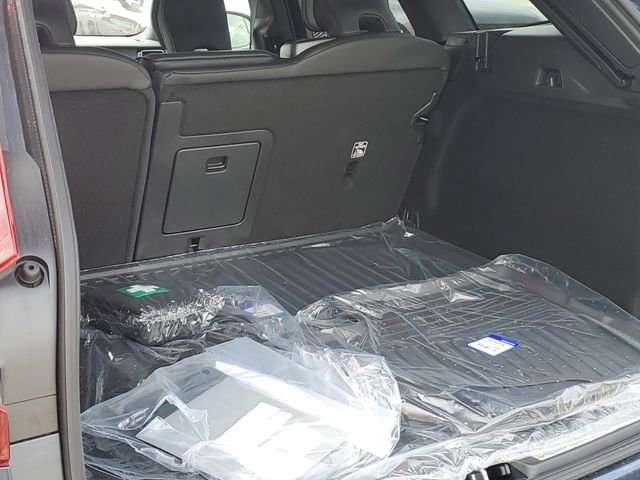 New 2026 Volvo XC60 B5 Ultra w/ Protection Package Premier image 32