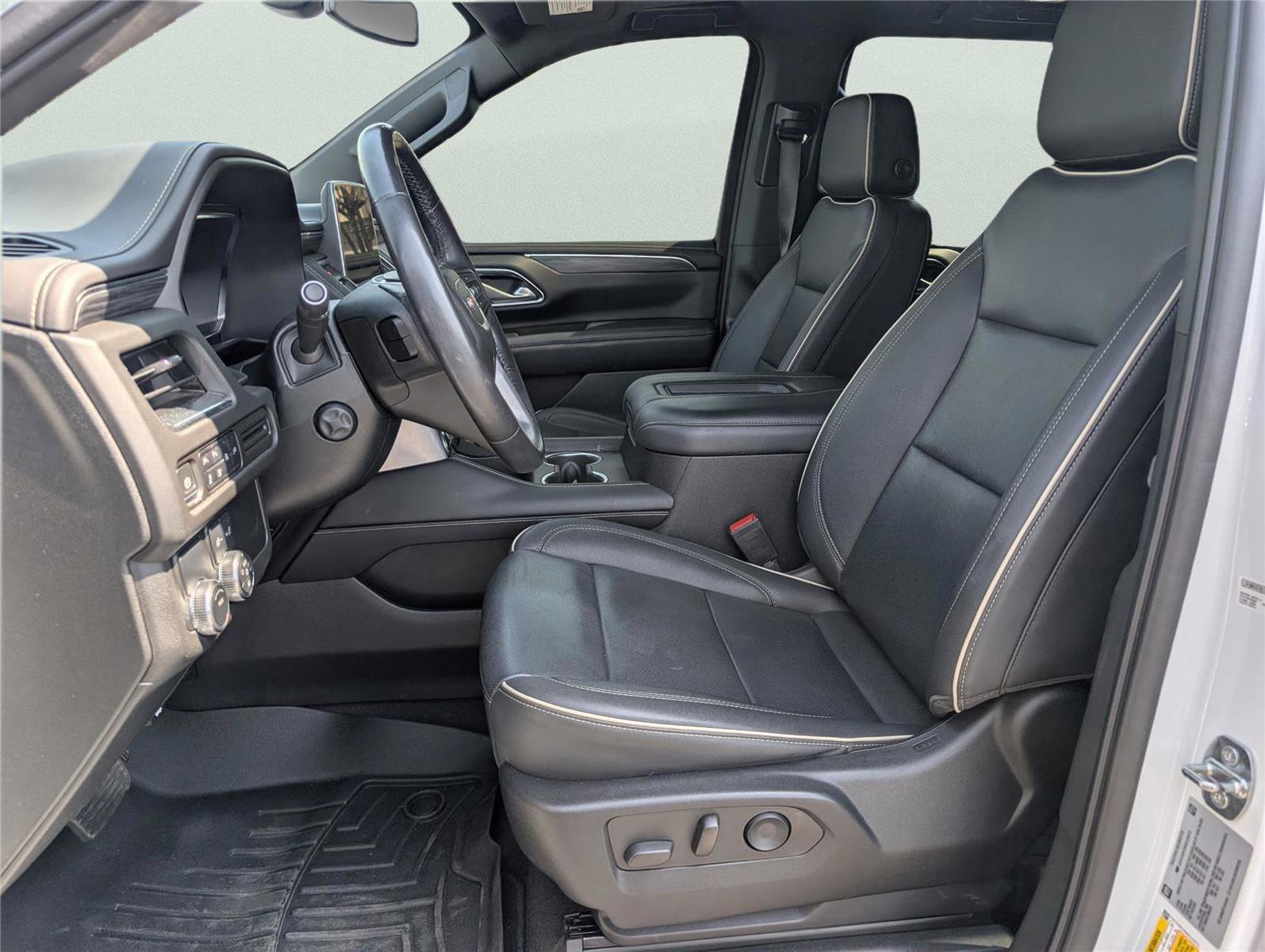 Used 2022 GMC Yukon SLT w/ SLT Premium Package image 10