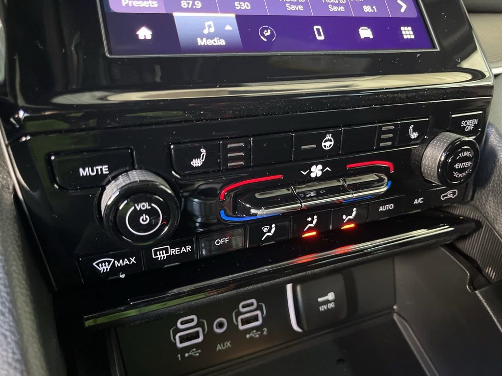 New 2025 Jeep Grand Cherokee Altitude image 31