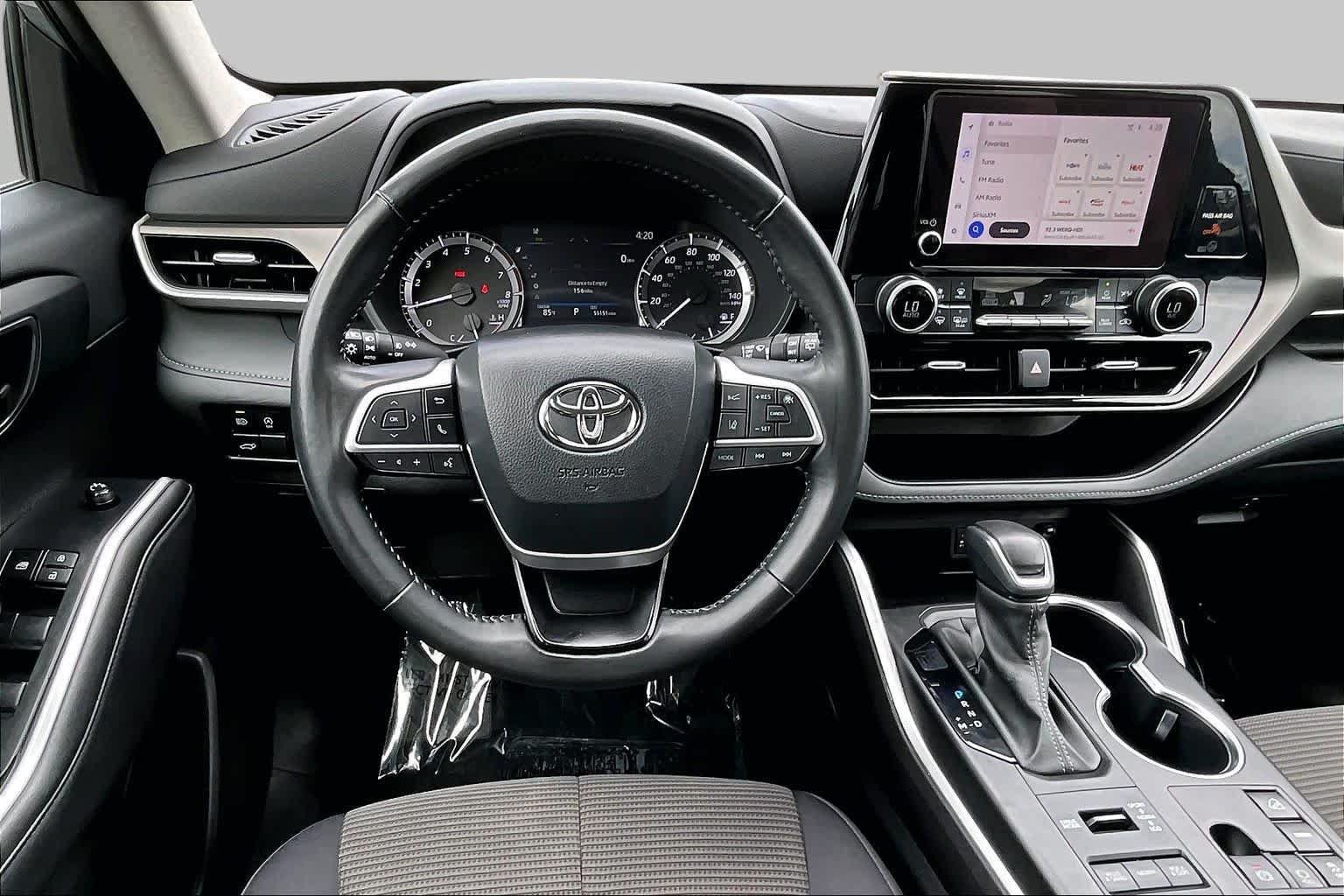 Used 2024 Toyota Highlander LE AWD/4WD image 6
