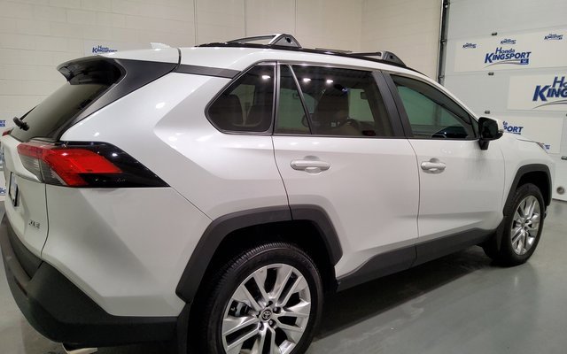 Used 2025 Toyota RAV4 XLE Premium image 3