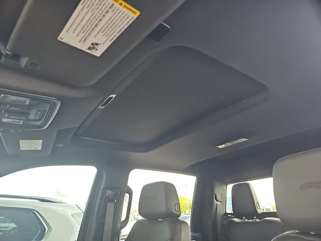 Used 2024 GMC Sierra 2500 AT4 w/ Technology Package AWD/4WD image 16