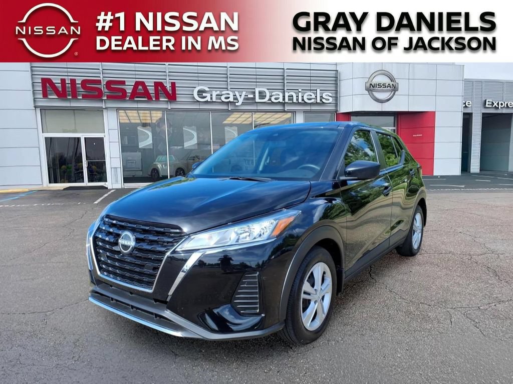 Certified 2025 Nissan Kicks Play S FWD image 4