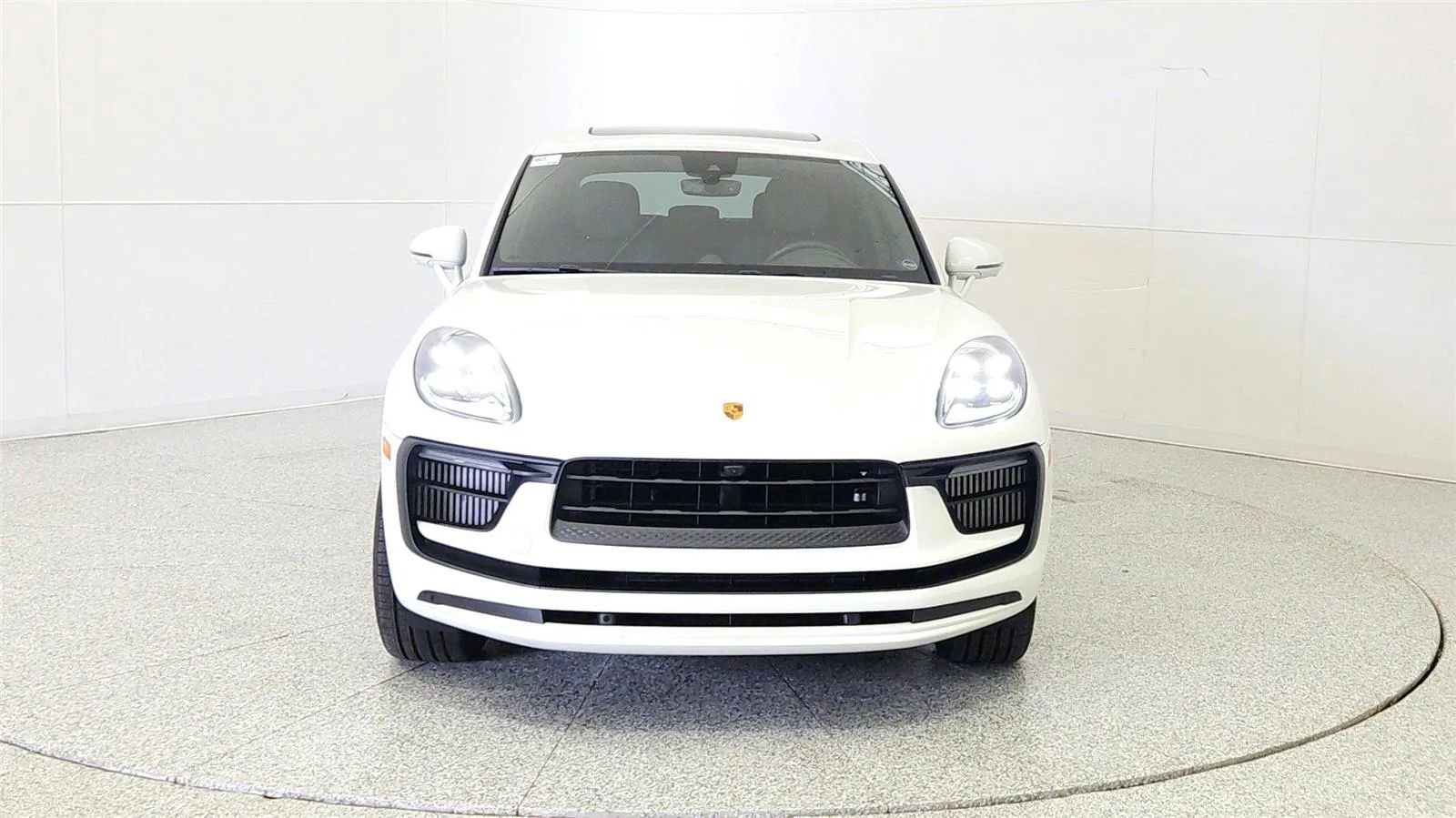 Used 2022 Porsche Macan S AWD/4WD image 2