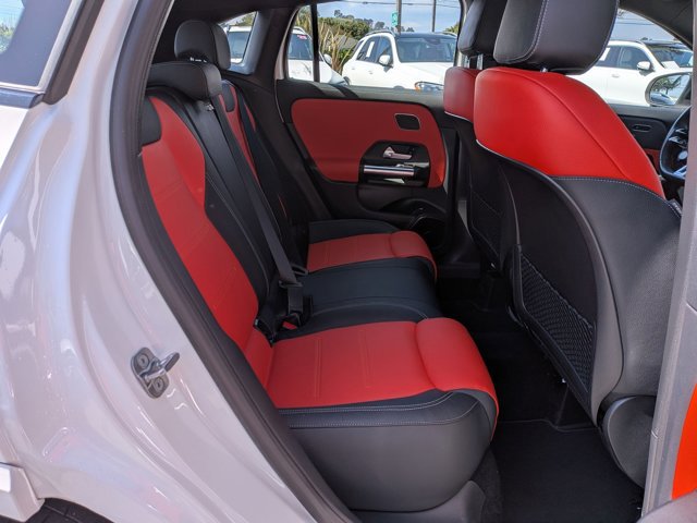 Used 2024 Mercedes-Benz GLA 35 AMG 4MATIC image 20