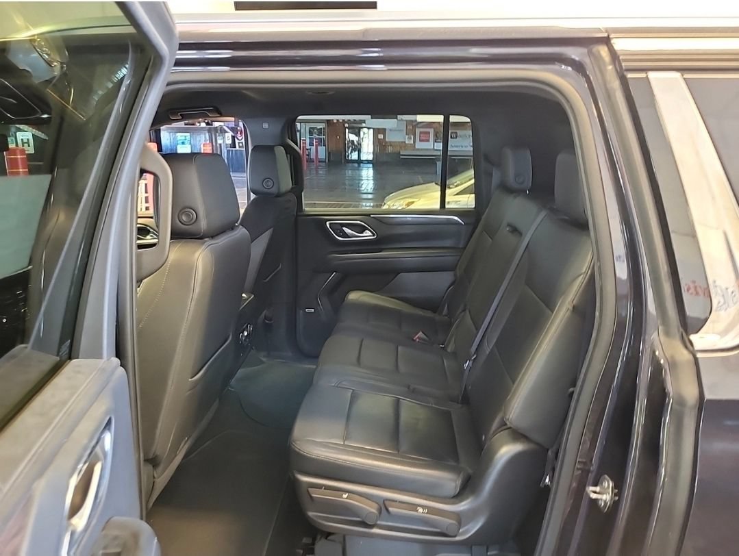 Used 2022 Chevrolet Suburban LT AWD/4WD image 13